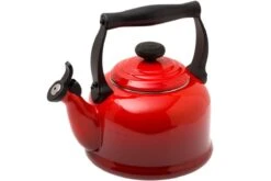 Le Creuset Tradition Wasserkessel 2,1 L, Kirschrot