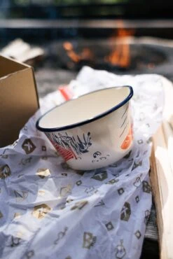 Knivesandtools Enamel Saucepan E-SP14-01, 14 Cm, Emaille-Soßentopf 15 Knivesandtools Enamel Saucepan E-SP14-01, 14 Cm, Emaille-Soßentopf -OutFit Verkäufe knivesandtools enamelware 07