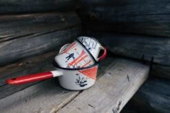 Knivesandtools Enamel Set E-SET-01, Tassen 8 Cm, 10 Cm & Kochtopf 14 Cm, Emaille-Set 14 Knivesandtools Enamel Set E-SET-01, Tassen 8 Cm, 10 Cm & Kochtopf 14 Cm, Emaille-Set -OutFit Verkäufe knivesandtools enamelware 10